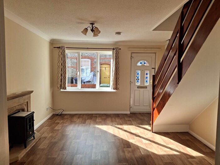 2 Bedroom End Of Terrace House To Rent In Chapel Street, Warminster, BA12