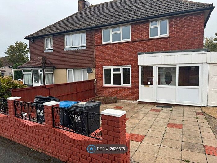 3 Bedroom Semi-detached House To Rent In Homestead Way, New Addington, Croydon, CR0