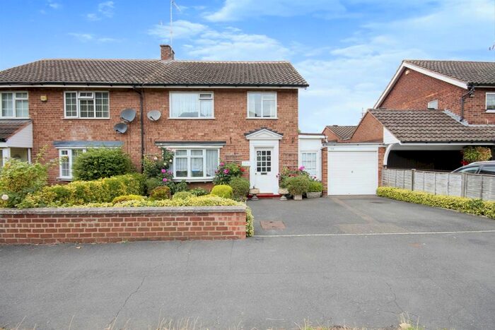 4 Bedroom Semi-Detached House To Rent In Valley Road, Lillington, Leamington Spa, CV32