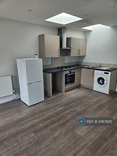 1 Bedroom Flat To Rent In High Street, Aylesbury, HP20