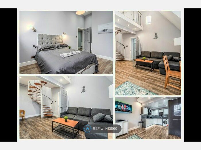 3 Bedroom Flat To Rent In Royal Mile Mansions, Edinburgh, EH1