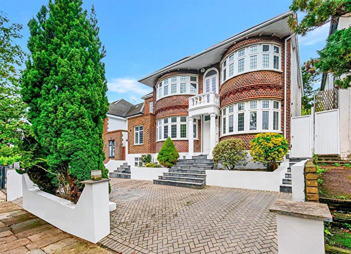 5 Bedroom Detached House To Rent In Alexander Avenue, London, NW10