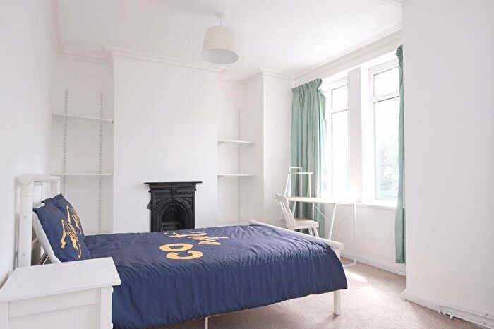 2 Bedroom Flat To Rent In Bear Road, Brighton, BN2