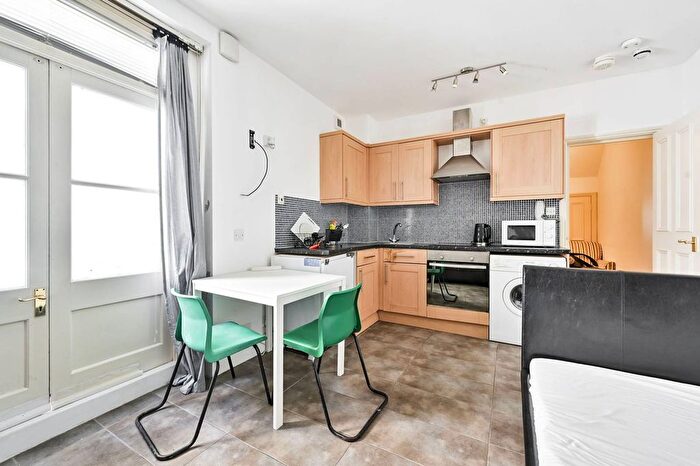 Studio To Rent In Collingham Place, Earls Court, London, SW5