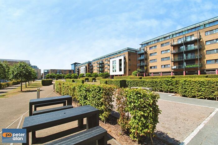 2 Bedroom Flat For Sale In Ferry Court, Cardiff, CF11