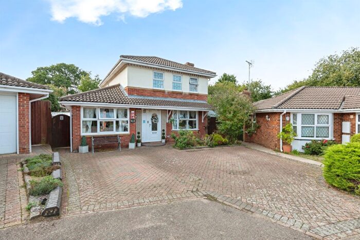 5 Bedroom Detached House For Sale In Besford Close, Luton, LU2