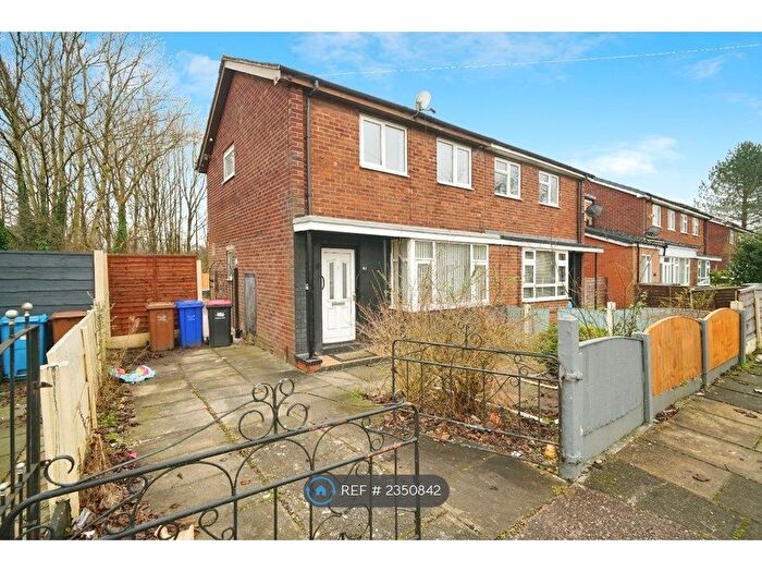 3 Bedroom Semi-Detached House To Rent In Pendleway, Manchester, M27