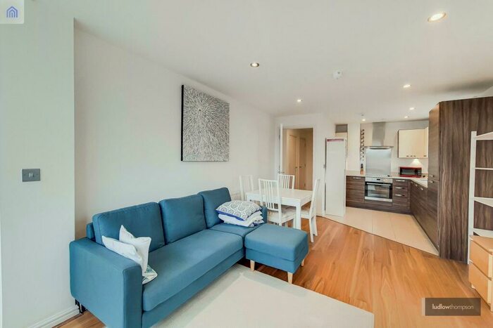 2 Bedroom Flat To Rent In Boyson Road, London, SE17