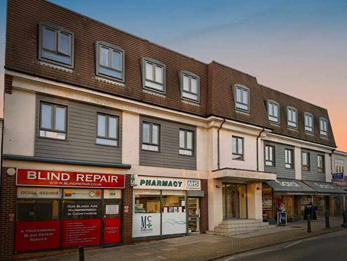 1 Bedroom Flat For Sale In High Street, Crowthorne, Berkshire, RG45