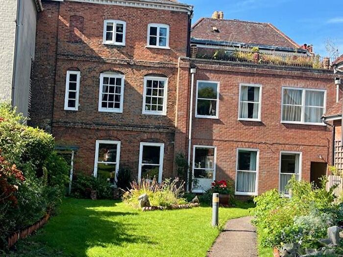 2 Bedroom Flat For Sale In Brown Street, Salisbury, Wiltshire, SP1
