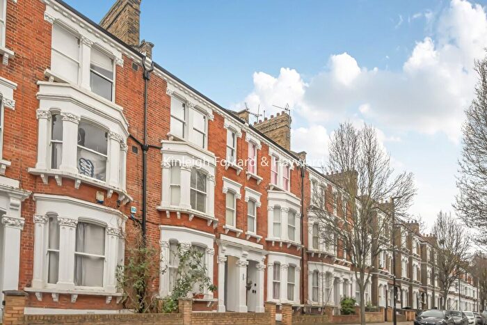 2 Bedroom Flat To Rent In Brook Drive, London, SE11