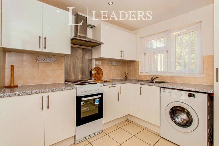 2 Bedroom Flat To Rent In Crowland Way, Cambridge, CB4