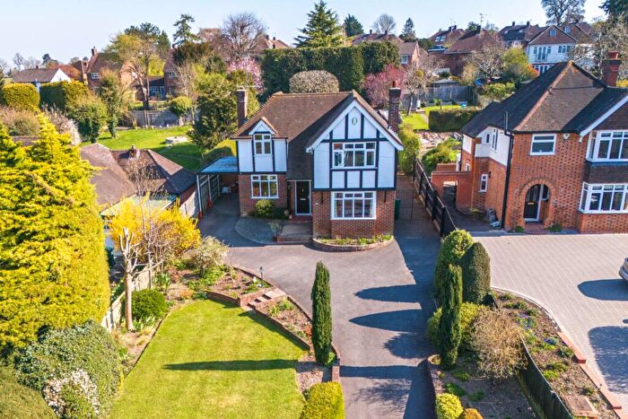 4 Bedroom Detached House For Sale In Kidmore End Road, Emmer Green, RG4