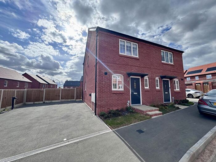 2 Bedroom House To Rent In Lodge Grove, Fairham, NG11