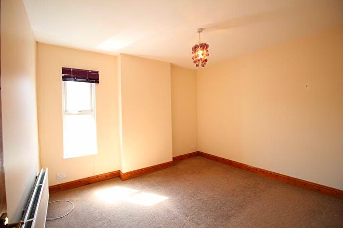 2 Bedroom Flat To Rent In Bower Street, Bedford, MK40