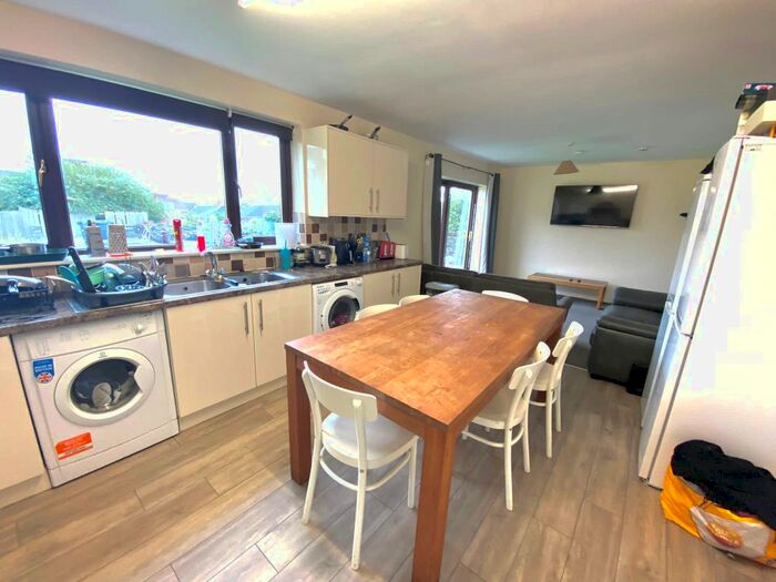 6 Bedroom Detached House To Rent In Windsor Street, Swansea, SA2