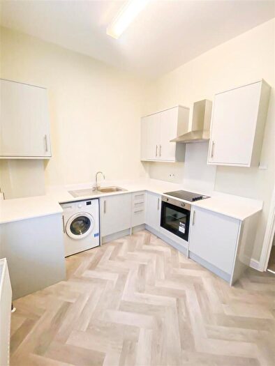 2 Bedroom Apartment To Rent In Beech Avenue, Nottingham, NG7
