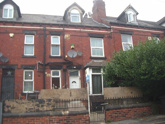 2 Bedroom Terraced House For Sale In Ashton Terrace, Leeds, LS8