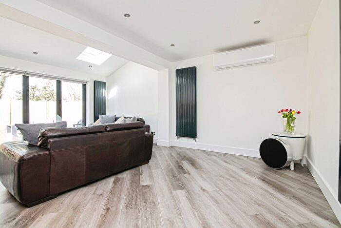 4 Bedroom Detached House For Sale In Primrose Woods, Birmingham, West Midlands, B32