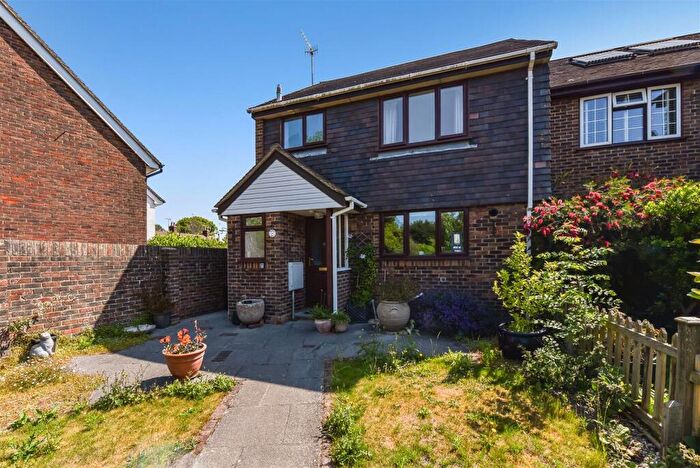 3 Bedroom End Of Terrace House For Sale In Burch Grove, Walberton, BN18