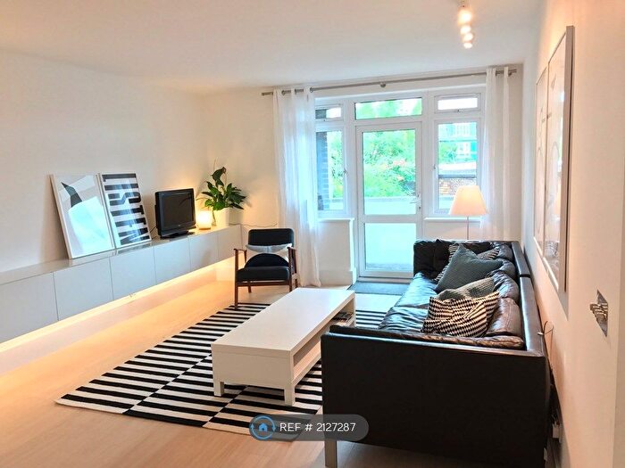 3 Bedroom Flat To Rent In Convent Gardens, London, W11