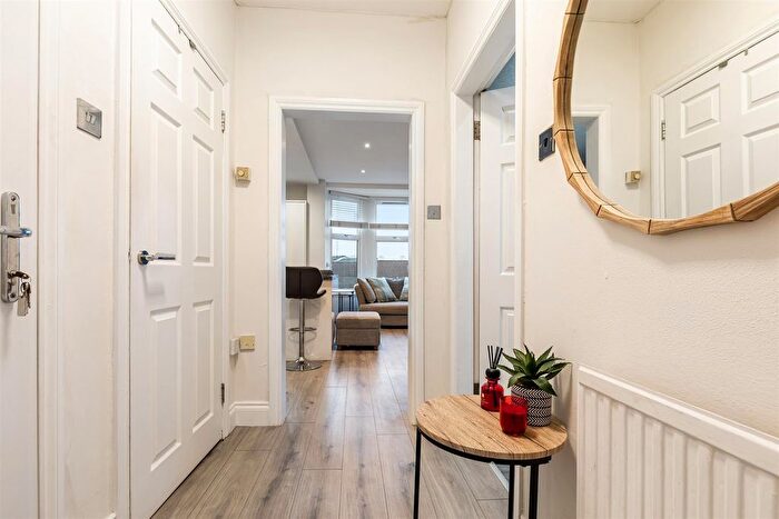 1 Bedroom Flat For Sale In Dumbarton Road, Clydebank, G81