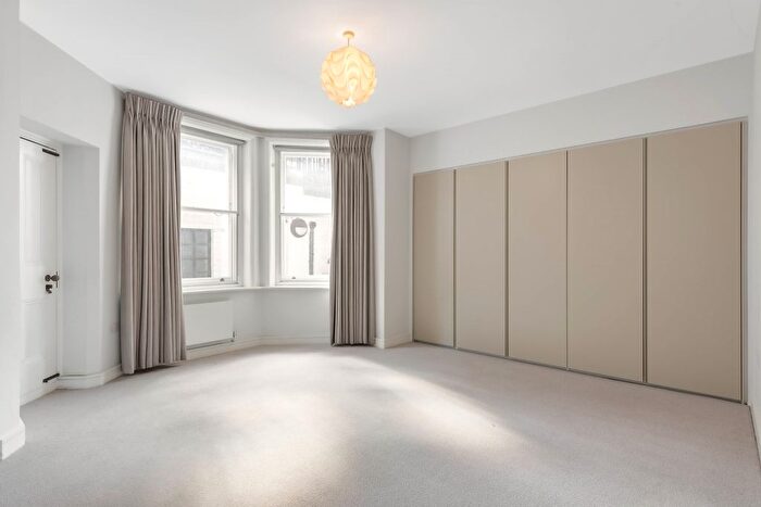 2 Bedroom Flat For Sale In Hans Place, London, SW1X