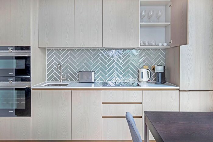 Studio To Rent In City Road, London, EC1V