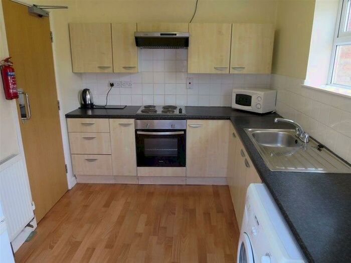 4 Bedroom Flat To Rent In Cowley Road, Oxford, Oxford, OX4