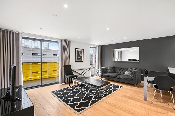 2 Bedroom Apartment To Rent In Kensington Apartments, Commercial Street, London, E1