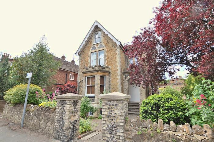 2 Bedroom Flat To Rent In Baillie Road, Guildford GU1