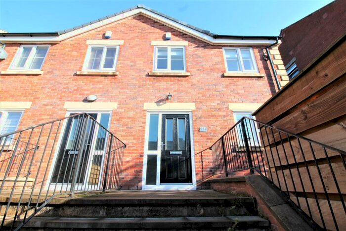 4 Bedroom Town House To Rent In Bury Road, Tottington, Bury, BL8
