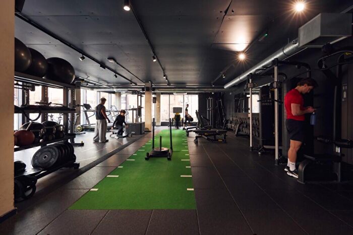 2 Bedroom Apartment To Rent In Dearmans Place, Manchester, Greater Manchester, M3