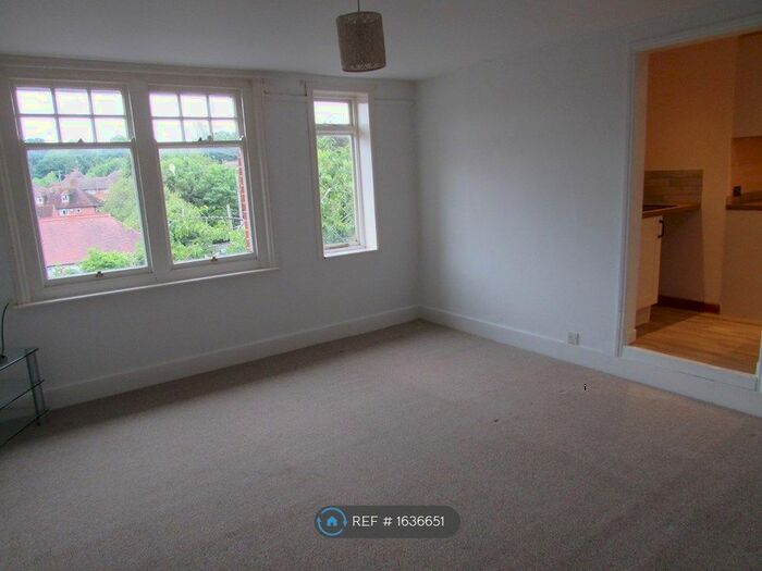 1 Bedroom Flat To Rent In North Row, Uckfield, TN22