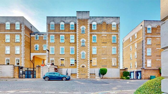 3 Bedroom Apartment For Sale In Rotherhithe Street, London, SE16