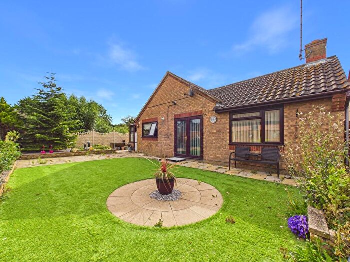 3 Bedroom Detached Bungalow For Sale In Hoylake Drive, Farcet, PE7