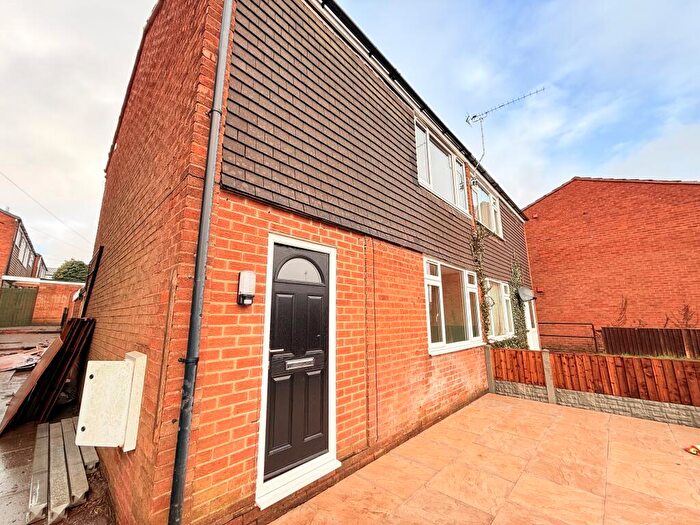 2 Bedroom House To Rent In Peterway, Somercotes, Alfreton, DE55