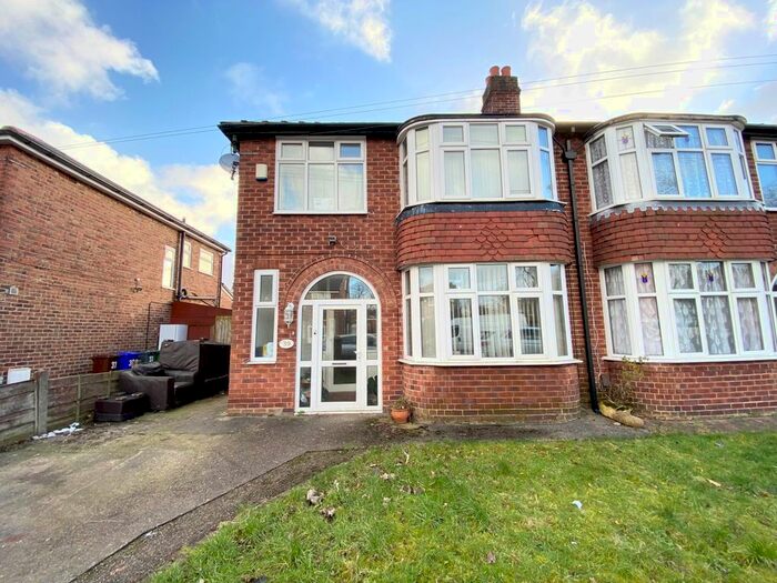 3 Bedroom Semi-Detached House To Rent In White Moss Avenue, Manchester, M21