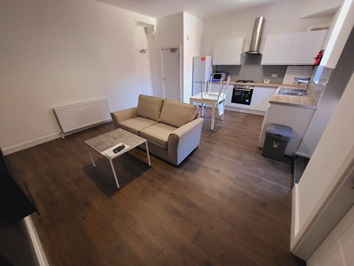 2 Bedroom Flat To Rent In Simonside Terrace, Newcastle Upon Tyne, NE6