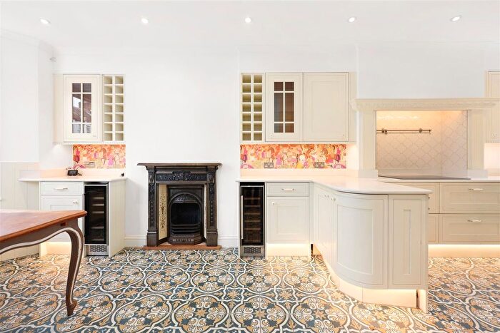 6 Bedroom Terraced House To Rent In Lysia Street, London, SW6