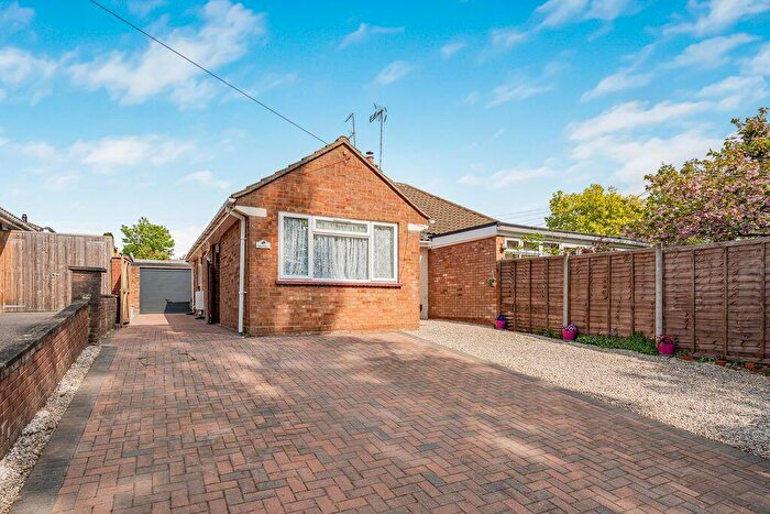 2 Bedroom Semi-Detached Bungalow For Sale In Shelley Drive, Bletchley, Milton Keynes, MK3