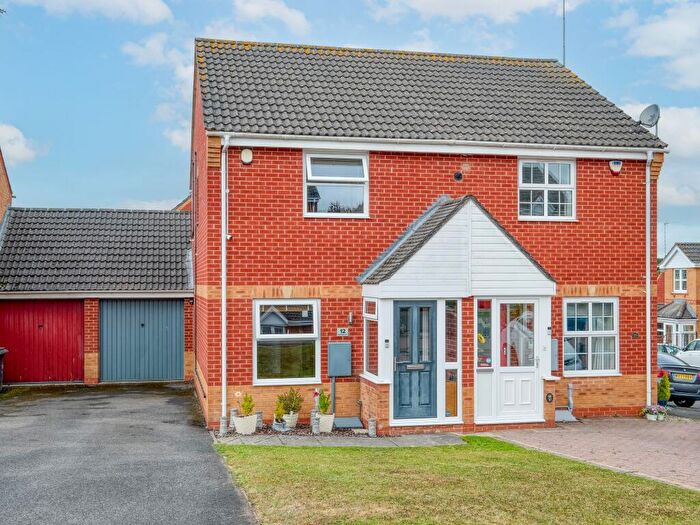 2 Bedroom Semi-Detached House For Sale In Farthing Lane, Redditch, B97