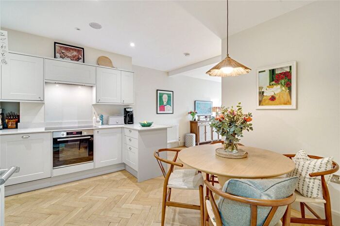 2 Bedroom Flat For Sale In St. John's Hill, SW11