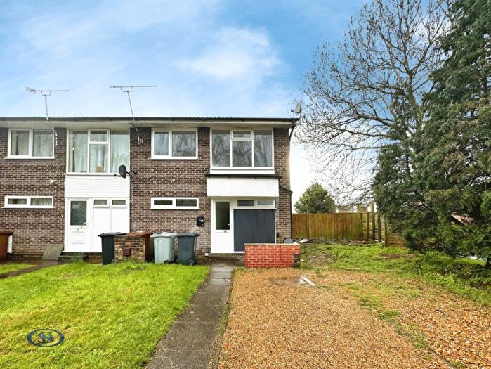 3 Bedroom Semi Detached House To Rent In Weaver Close, Alsager, ST7