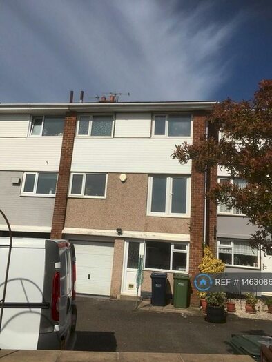 3 Bedroom Terraced House To Rent In Grange Court, Gateshead, NE10