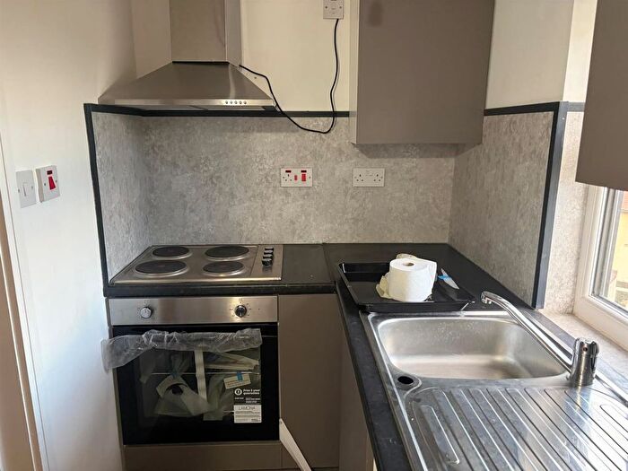 1 Bedroom Flat To Rent In Tipton Road, Dudley, DY1