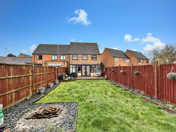 3 Bedroom End Of Terrace House For Sale In St. Georges Close, Moreton-In-Marsh, GL56