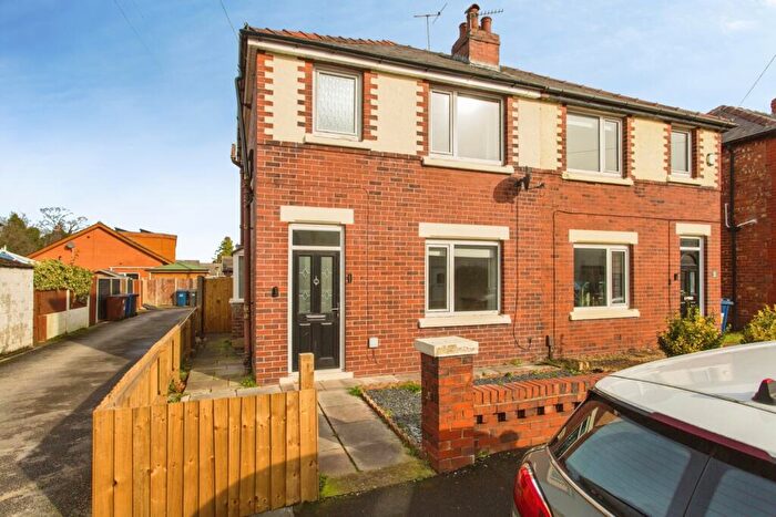 3 Bedroom Semi Detached House For Sale In Stevenson Avenue, Farington, Leyland, PR25