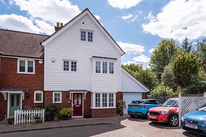 4 Bedroom Property For Sale In Webbs Orchard, Matfield, Tonbridge, TN12