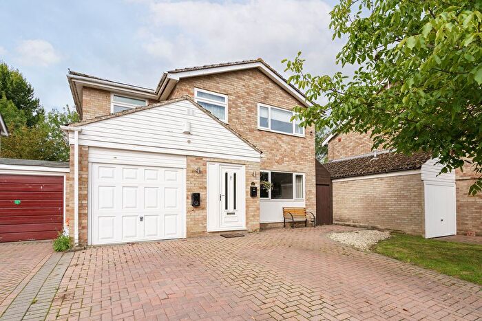 5 Bedroom Detached House For Sale In Bosleys Orchard, Grove, OX12